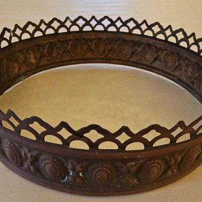 TTT544-Antique Looking Brass Kerosene Oil Lamp Shade Ring Crown