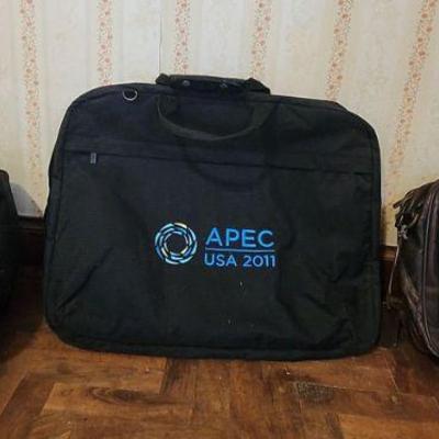 TTT134 - Three Duffle and Shoulder Bags