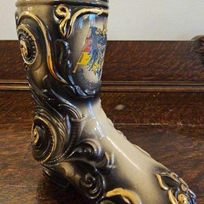 TTT228-Vintage Handerbeit Hand Painted Ceramic Boot With Germany Crest
