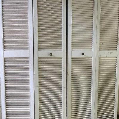 TTT557 - Pair of Bi-Fold Doors