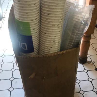 TTT372 - Disposable Paper & Plastic Cups 