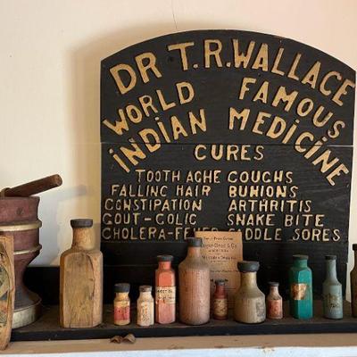 TTT163 Wooden Vintage Looking Medicine Display