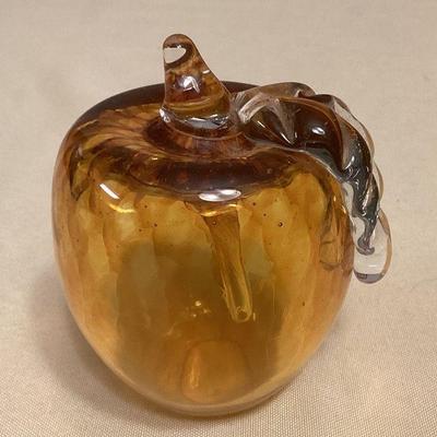 TTT513 Blown Glass Apple Art Paperweight Signed