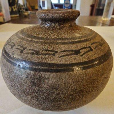 TTT539-Beautiful Piece Of Decorative Pottery 