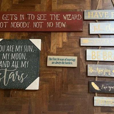 TTT426- Various Wall Hangings/Decor