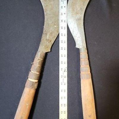 TTT323 - Pair of Panabas Short Swords
