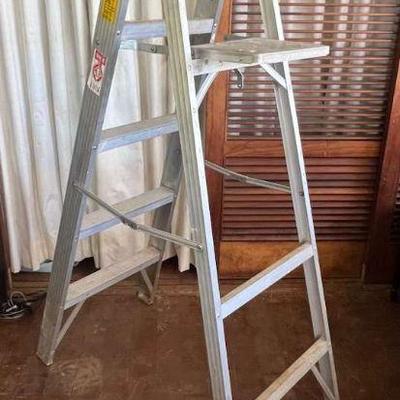 TTT445- Keller 5 Foot Metal Ladder