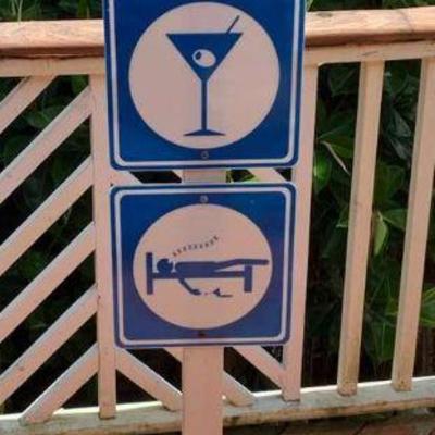 TTT062 Standing Sign Decor