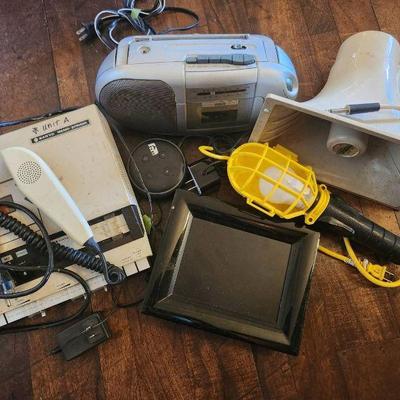TTT104 Mystery Vintage Electronics Lot