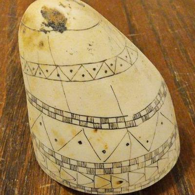 TTT530-Vintage Scrimshaw W/Geometric Patterns