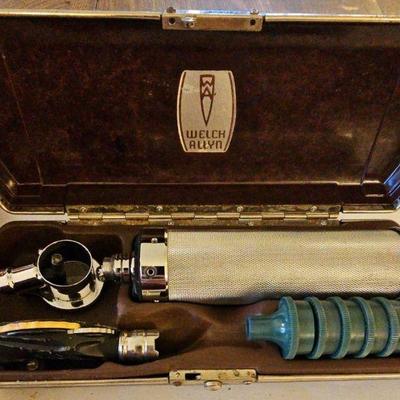 TTT545-Vintage Collectible Welch Allyn Otoscope In Original Case