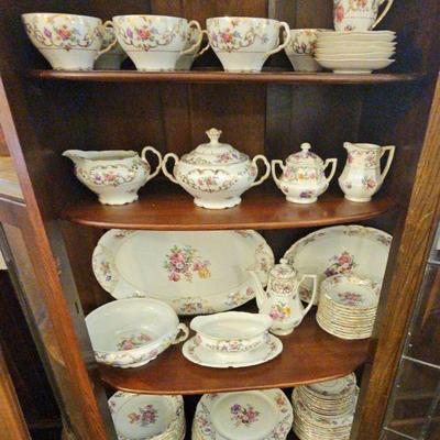 TTT434-Equisite And Elegant Victoria Czechkoslavia China Dinnerware/Teaset 