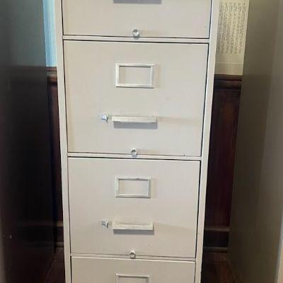 TTT278- (4) Drawer Metal Filing Cabinet 