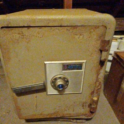 TTT568-Vintage Sentry Floor Safe