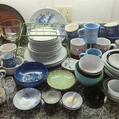 TTT263 Various Glassware And Dining Plates 