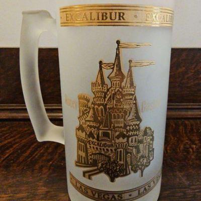TTT248-Vintage Excaliber Hotel And Casino Frosted Beer Mug 