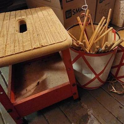 TTT440 Small Stool And Drum Sticks