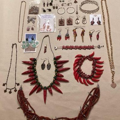 TTT507 Various Costume Jewelry 