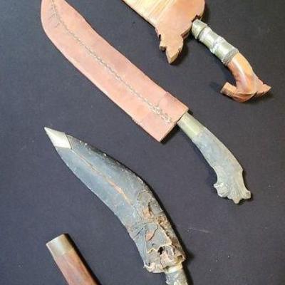 TTT325 - Assorted Vintage Daggers