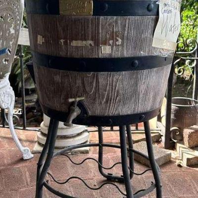 TTT040- White Wrought Iron Table And Two Chairs 