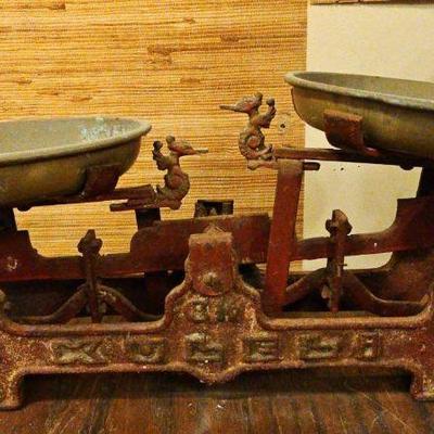 TTT493-Vintage "KULEL" Balance Scale