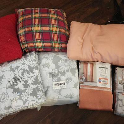 TTT024 Table Cloths And Household Goods