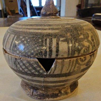 TTT542-Thailand Sawankhalok Covered Round Jar Pottery