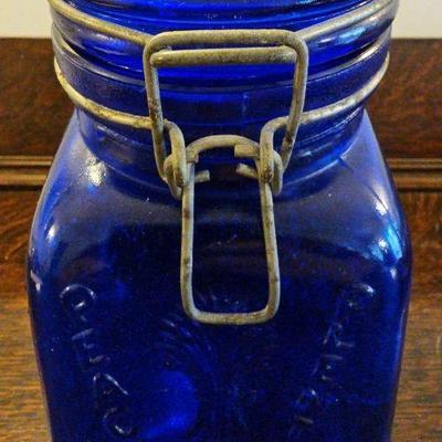 TTT281-Vintage Crownford Cobalt Blue Glass Quart Canister
