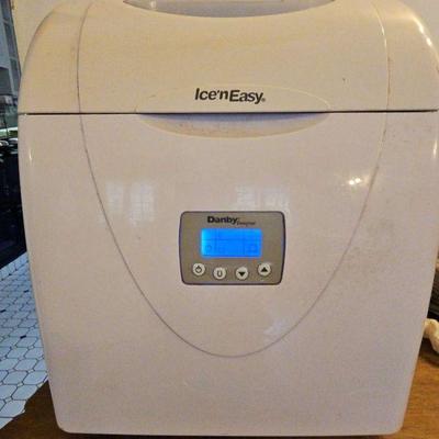 TTT349-Danby Designer Ice'n Easy Portable Ice Maker