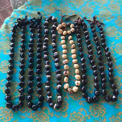TTT236 - Hawaiian Kukui Nut Lei & Bracelet 