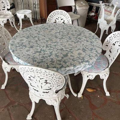 TTT037 White Wrought Iron Table & Four Chairs