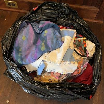 TTT012 Mystery Lot Of Fabric 