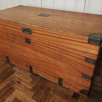 TTT185 - Sui Kee Chan Vintage Wooden Trunk