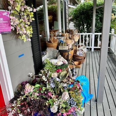 Silk flowers & baskets