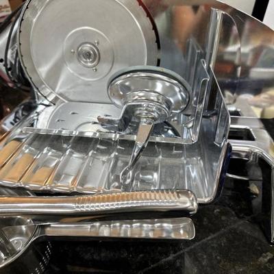 Meat slicer 