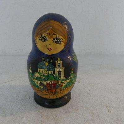 Vintage Matriyoshka (Russian Nesting Doll) - 5 Nesting Dolls
