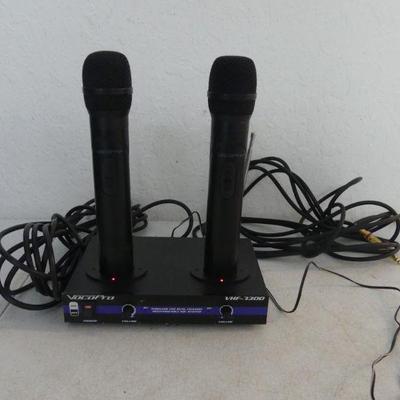 VocoPro Dual Wireless Rechargeable Mic System #VH-3300 with 2 Cables