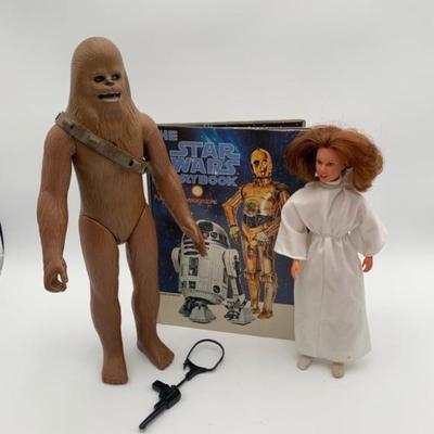 Star Wars: Chewbacca & Princess Leia Action Figures + Book