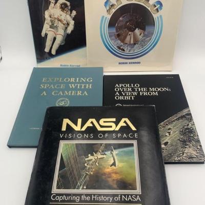 Books Quintet - Kerrod & The Moon