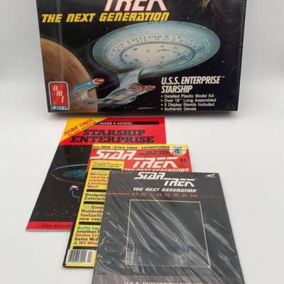 Star Trek TNG Model/Hologram Bundle