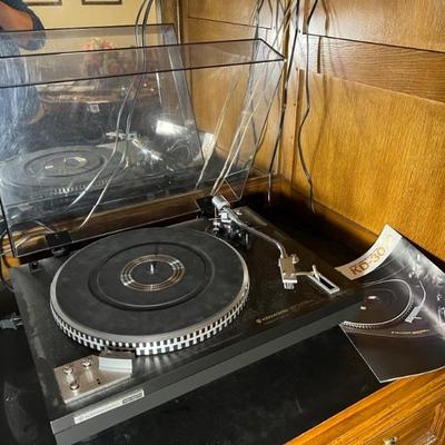 Kenwood KD-3070 Vinyl Record Player in Good Working Condition