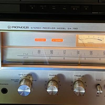 Pioneer Stereo Receiver in Good Working Condition