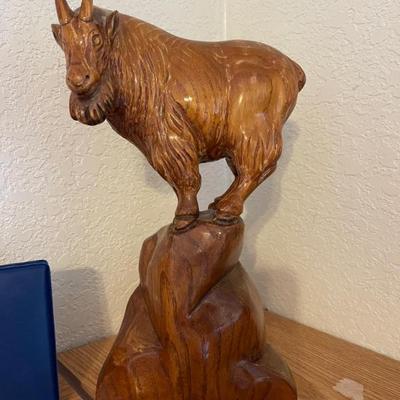 Little statue 