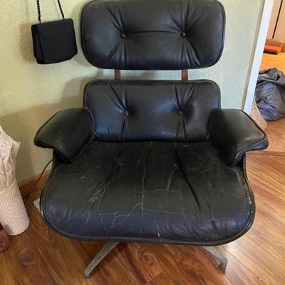 Cool retro chair 