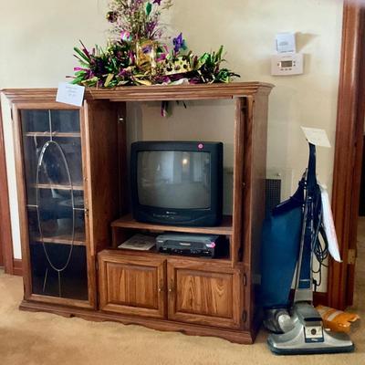 Entertainment cabinet