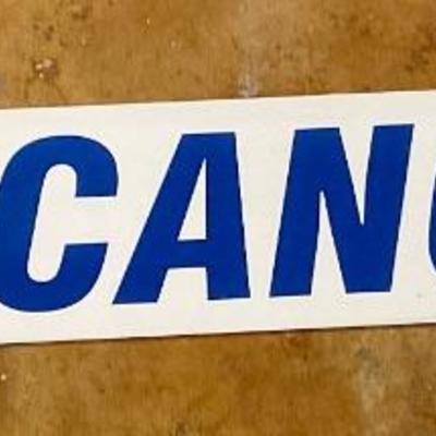 Vintage vacancy/ no vacancy sign