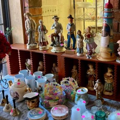 Figurines