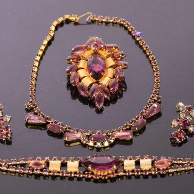 Vintage rhinestone Necklace, bracelet, earrings an brooch jewelry set