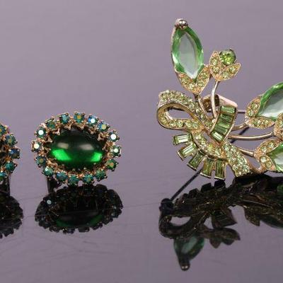 Vintage rhinestone brooch and earrings