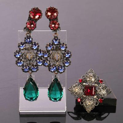 Vintage rhinestone earrings and brooch